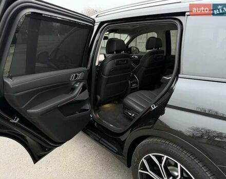 Черный БМВ X7, объемом двигателя 3 л и пробегом 38 тыс. км за 67000 $, фото 17 на Automoto.ua