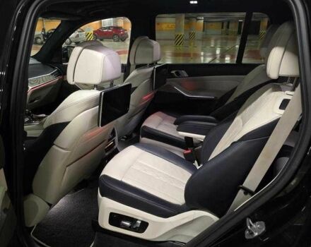 Черный БМВ X7, объемом двигателя 4.4 л и пробегом 125 тыс. км за 29800 $, фото 9 на Automoto.ua