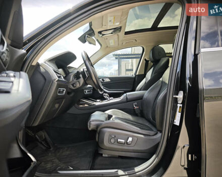 Чорний БМВ X7, об'ємом двигуна 3 л та пробігом 192 тис. км за 54700 $, фото 15 на Automoto.ua