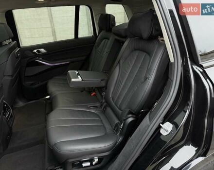 Черный БМВ X7, объемом двигателя 3 л и пробегом 38 тыс. км за 67000 $, фото 20 на Automoto.ua