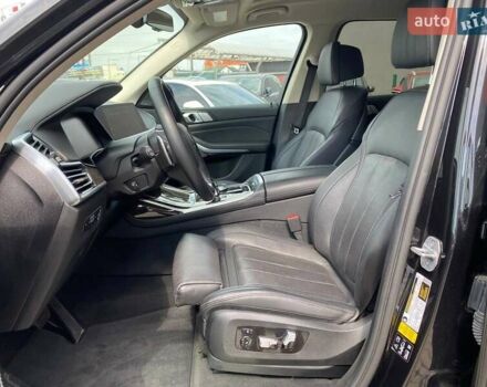 Черный БМВ X7, объемом двигателя 3 л и пробегом 37 тыс. км за 57900 $, фото 21 на Automoto.ua