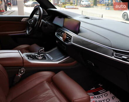 Черный БМВ X7, объемом двигателя 3 л и пробегом 115 тыс. км за 77900 $, фото 55 на Automoto.ua