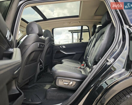 Чорний БМВ X7, об'ємом двигуна 3 л та пробігом 192 тис. км за 54700 $, фото 28 на Automoto.ua