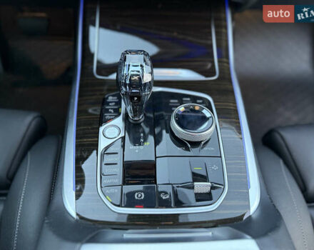 Черный БМВ X7, объемом двигателя 3 л и пробегом 195 тыс. км за 53300 $, фото 65 на Automoto.ua