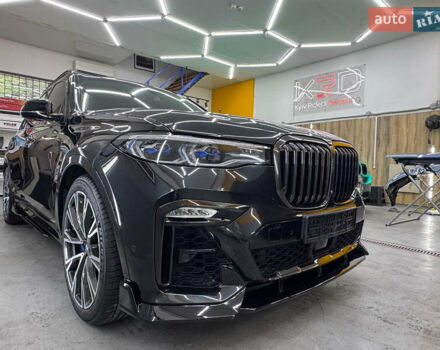 Черный БМВ X7, объемом двигателя 2.99 л и пробегом 94 тыс. км за 95000 $, фото 2 на Automoto.ua
