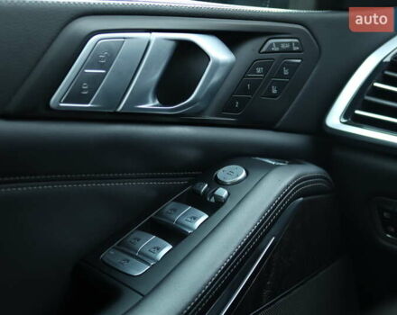 Черный БМВ X7, объемом двигателя 4.39 л и пробегом 77 тыс. км за 85000 $, фото 16 на Automoto.ua