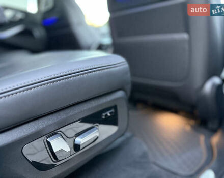 Черный БМВ X7, объемом двигателя 3 л и пробегом 195 тыс. км за 53300 $, фото 63 на Automoto.ua