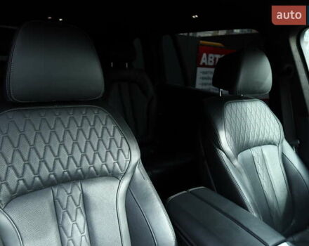 Черный БМВ X7, объемом двигателя 4.39 л и пробегом 77 тыс. км за 85000 $, фото 17 на Automoto.ua