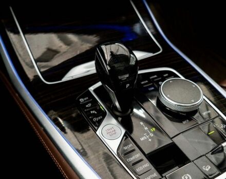 Черный БМВ X7, объемом двигателя 3 л и пробегом 32 тыс. км за 60000 $, фото 11 на Automoto.ua