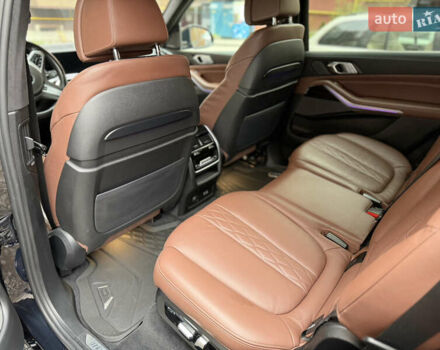 Черный БМВ X7, объемом двигателя 2.99 л и пробегом 150 тыс. км за 71000 $, фото 9 на Automoto.ua