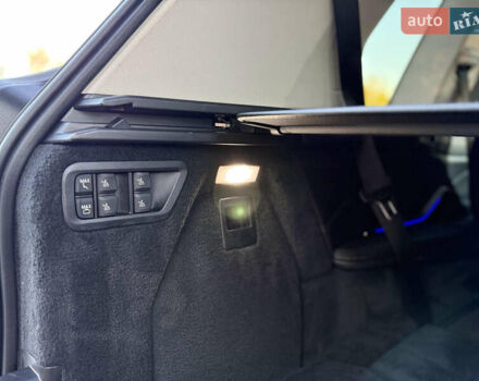 Черный БМВ X7, объемом двигателя 3 л и пробегом 195 тыс. км за 53300 $, фото 59 на Automoto.ua