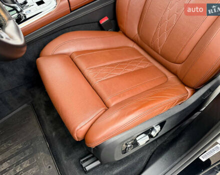 Черный БМВ X7, объемом двигателя 4.39 л и пробегом 102 тыс. км за 78500 $, фото 76 на Automoto.ua