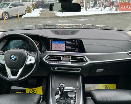 Черный БМВ X7, объемом двигателя 3 л и пробегом 137 тыс. км за 63999 $, фото 12 на Automoto.ua