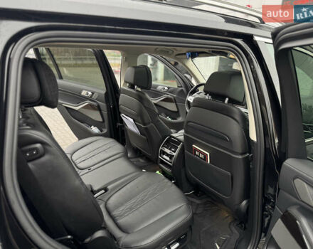 Чорний БМВ X7, об'ємом двигуна 2.99 л та пробігом 160 тис. км за 67000 $, фото 24 на Automoto.ua