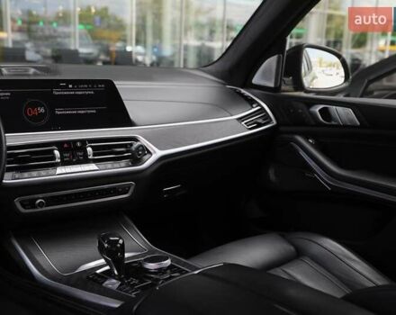 Черный БМВ X7, объемом двигателя 4.39 л и пробегом 79 тыс. км за 72500 $, фото 13 на Automoto.ua