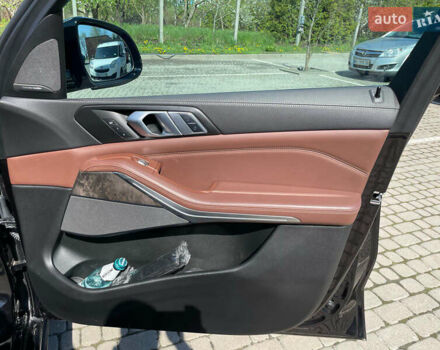 Черный БМВ X7, объемом двигателя 2.99 л и пробегом 105 тыс. км за 81100 $, фото 53 на Automoto.ua