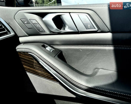 Черный БМВ X7, объемом двигателя 3 л и пробегом 195 тыс. км за 53300 $, фото 32 на Automoto.ua