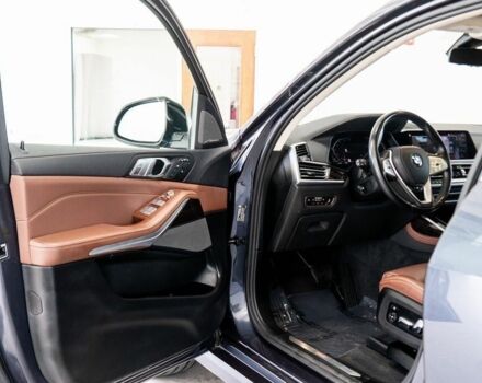 Черный БМВ X7, объемом двигателя 3 л и пробегом 32 тыс. км за 60000 $, фото 13 на Automoto.ua