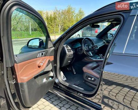 Черный БМВ X7, объемом двигателя 2.99 л и пробегом 105 тыс. км за 81100 $, фото 20 на Automoto.ua