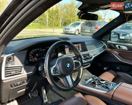 Черный БМВ X7, объемом двигателя 2.99 л и пробегом 105 тыс. км за 81100 $, фото 28 на Automoto.ua