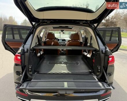 Черный БМВ X7, объемом двигателя 3 л и пробегом 43 тыс. км за 72900 $, фото 35 на Automoto.ua
