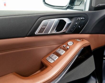 Черный БМВ X7, объемом двигателя 3 л и пробегом 32 тыс. км за 60000 $, фото 12 на Automoto.ua