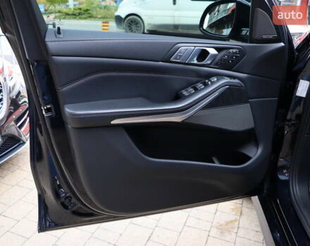 Черный БМВ X7, объемом двигателя 3 л и пробегом 164 тыс. км за 74900 $, фото 12 на Automoto.ua