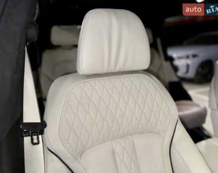 Черный БМВ X7, объемом двигателя 3 л и пробегом 74 тыс. км за 83700 $, фото 48 на Automoto.ua