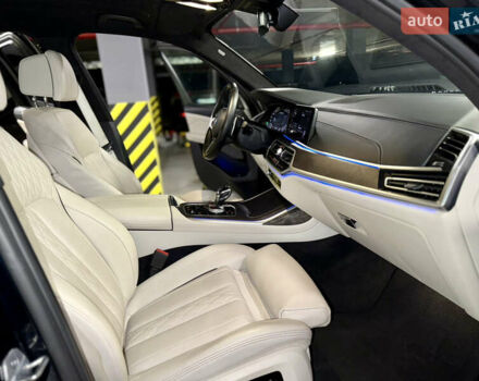 Черный БМВ X7, объемом двигателя 3 л и пробегом 74 тыс. км за 83700 $, фото 39 на Automoto.ua