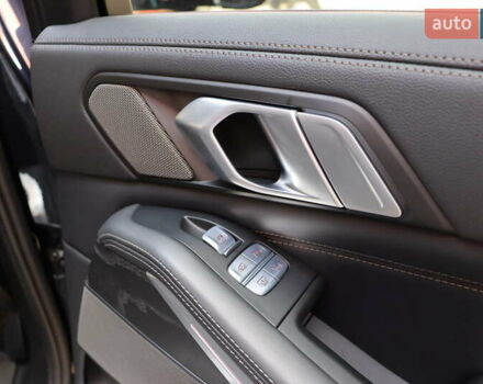 Черный БМВ X7, объемом двигателя 3 л и пробегом 164 тыс. км за 74900 $, фото 51 на Automoto.ua