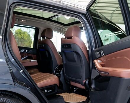 Черный БМВ X7, объемом двигателя 3 л и пробегом 32 тыс. км за 60000 $, фото 9 на Automoto.ua