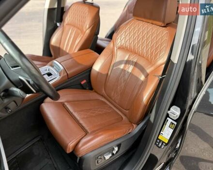 Черный БМВ X7, объемом двигателя 3 л и пробегом 43 тыс. км за 72900 $, фото 19 на Automoto.ua