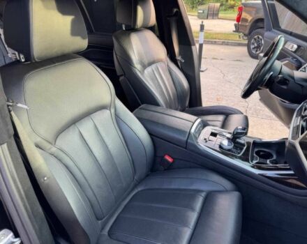 Черный БМВ X7, объемом двигателя 4.4 л и пробегом 41 тыс. км за 12000 $, фото 9 на Automoto.ua