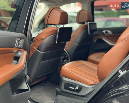 Черный БМВ X7, объемом двигателя 3 л и пробегом 29 тыс. км за 65000 $, фото 29 на Automoto.ua