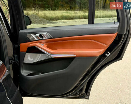 Чорний БМВ X7, об'ємом двигуна 4.39 л та пробігом 102 тис. км за 78777 $, фото 67 на Automoto.ua