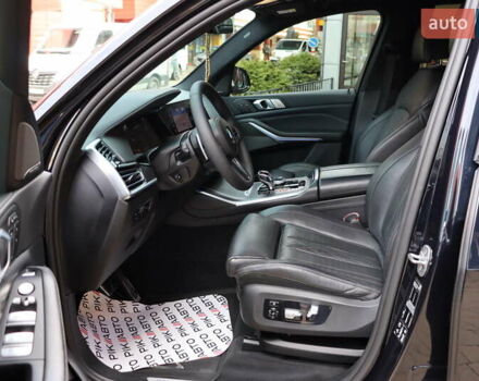 Черный БМВ X7, объемом двигателя 3 л и пробегом 164 тыс. км за 74900 $, фото 16 на Automoto.ua