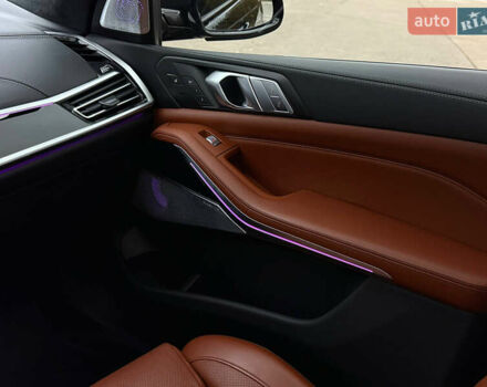 Черный БМВ X7, объемом двигателя 4.39 л и пробегом 102 тыс. км за 78500 $, фото 92 на Automoto.ua