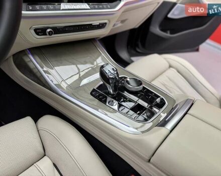 Черный БМВ X7, объемом двигателя 4.4 л и пробегом 88 тыс. км за 84800 $, фото 34 на Automoto.ua