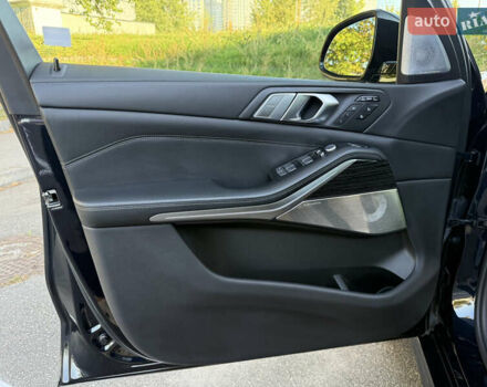 Черный БМВ X7, объемом двигателя 4.39 л и пробегом 29 тыс. км за 81500 $, фото 33 на Automoto.ua