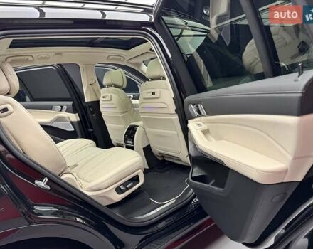 Черный БМВ X7, объемом двигателя 4.4 л и пробегом 88 тыс. км за 82900 $, фото 44 на Automoto.ua