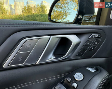 Черный БМВ X7, объемом двигателя 4.39 л и пробегом 29 тыс. км за 81500 $, фото 35 на Automoto.ua
