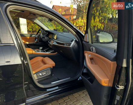 Черный БМВ X7, объемом двигателя 3 л и пробегом 106 тыс. км за 64000 $, фото 13 на Automoto.ua