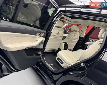 Черный БМВ X7, объемом двигателя 4.4 л и пробегом 88 тыс. км за 82900 $, фото 38 на Automoto.ua