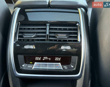 Черный БМВ X7, объемом двигателя 4.39 л и пробегом 29 тыс. км за 81500 $, фото 79 на Automoto.ua