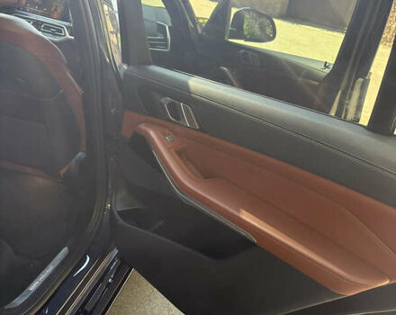 Черный БМВ X7, объемом двигателя 3 л и пробегом 120 тыс. км за 63500 $, фото 15 на Automoto.ua