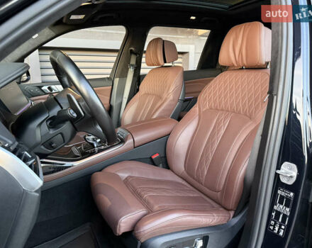 Черный БМВ X7, объемом двигателя 2.99 л и пробегом 87 тыс. км за 88500 $, фото 11 на Automoto.ua
