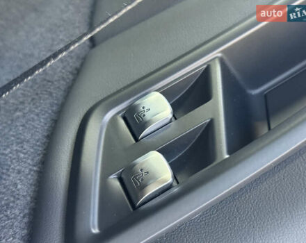 Черный БМВ X7, объемом двигателя 4.39 л и пробегом 29 тыс. км за 81500 $, фото 58 на Automoto.ua