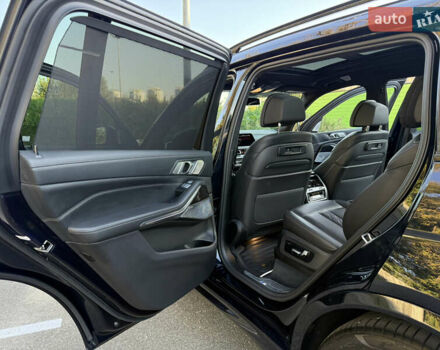 Черный БМВ X7, объемом двигателя 4.39 л и пробегом 29 тыс. км за 81500 $, фото 44 на Automoto.ua