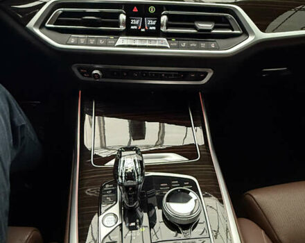 Черный БМВ X7, объемом двигателя 2.99 л и пробегом 60 тыс. км за 94500 $, фото 13 на Automoto.ua