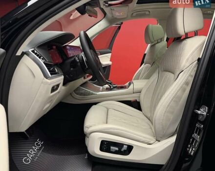 Черный БМВ X7, объемом двигателя 4.4 л и пробегом 88 тыс. км за 82900 $, фото 26 на Automoto.ua